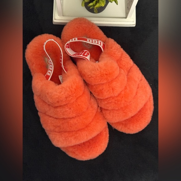 UGG Orange Fluffy Slippers Cozy Indoor Footwear - Picture 1 of 6